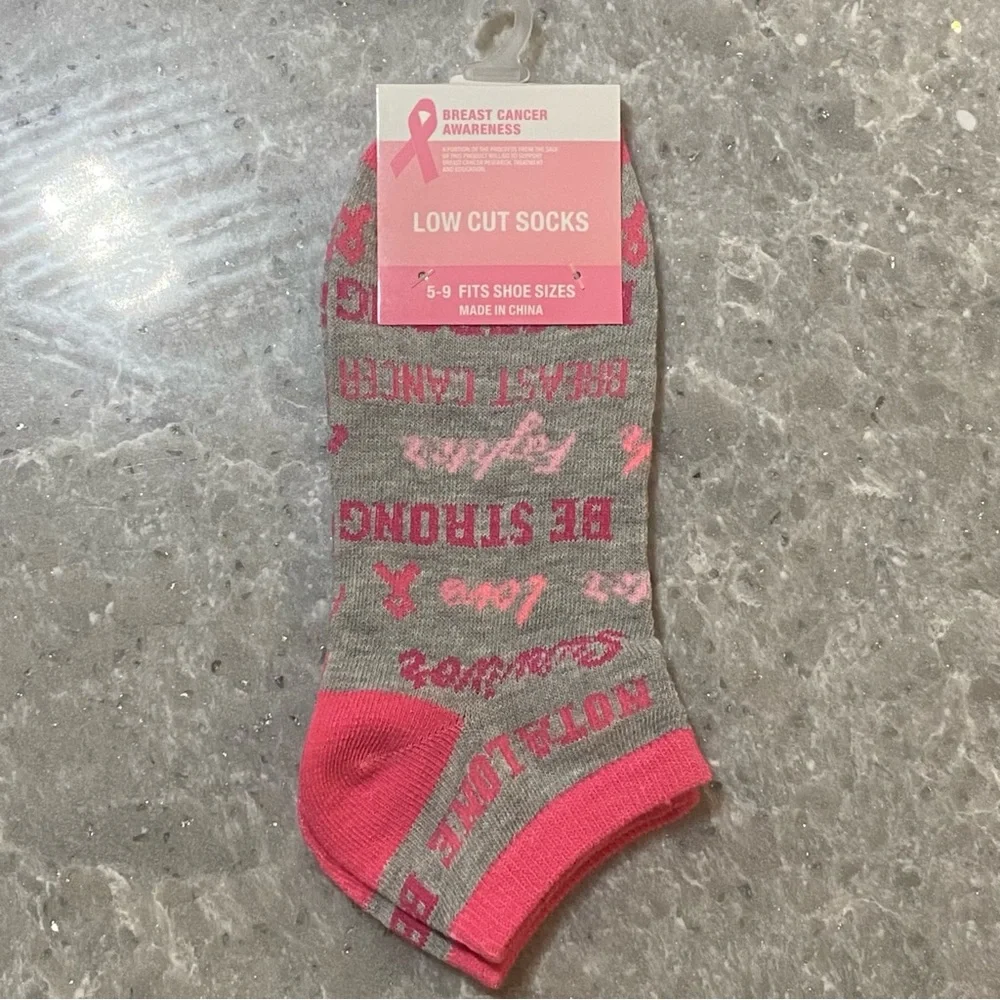 NEW! 4 Pairs! Breast Cancer Awareness Socks Soft Pink Ribbon Fits Shoe Sizes 5-9